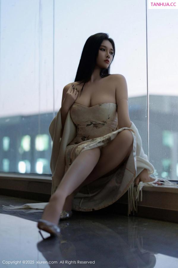 小娜比  [XiuRen]高清写真图 2025.02.18 No.9899 娜比 丝袜美腿第41张图片